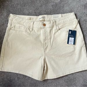 NWT Universal Thread Cream Denim Shorts